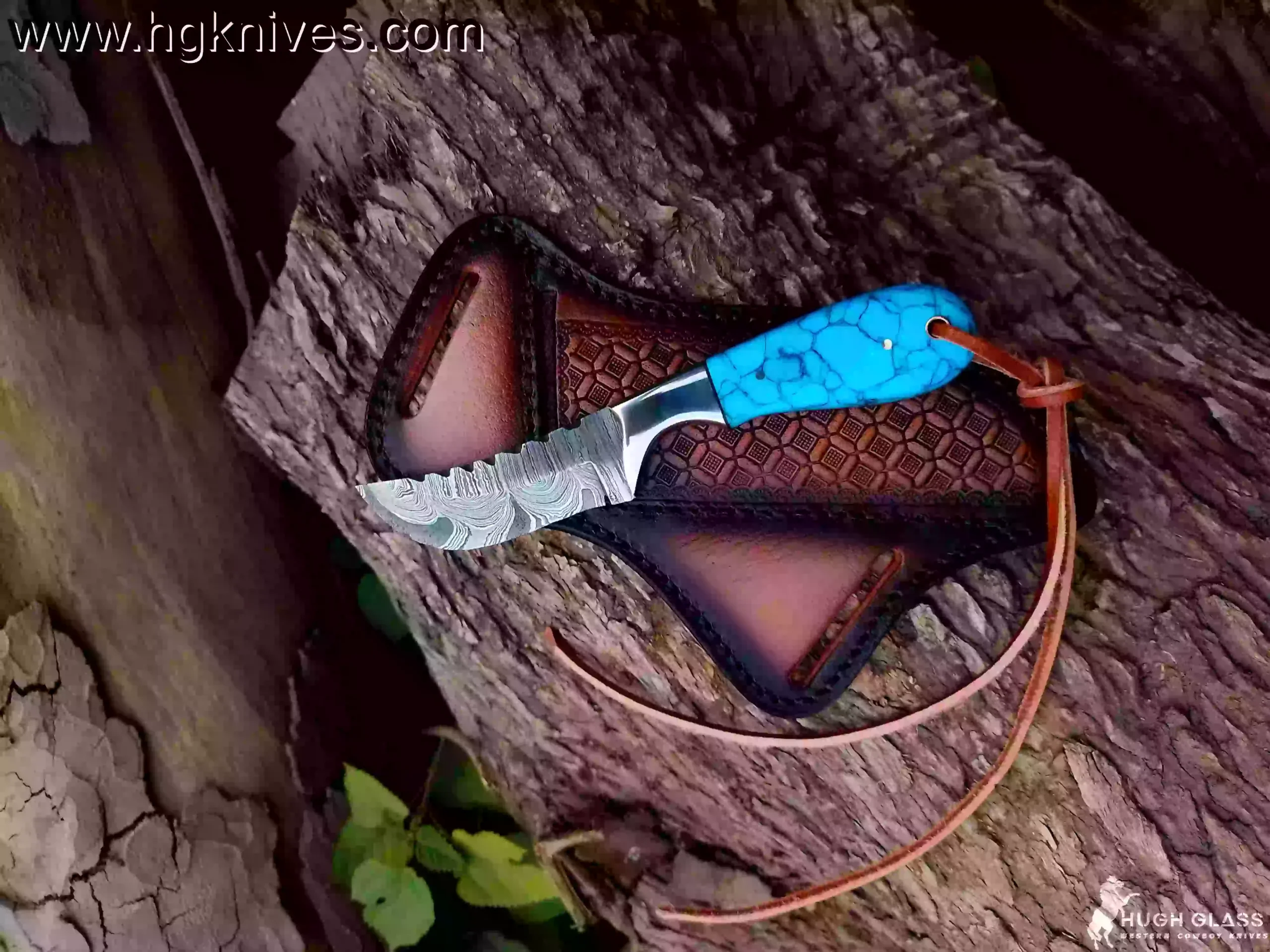 Close-up of Damascus steel pattern on 512-layer drop point knife blade